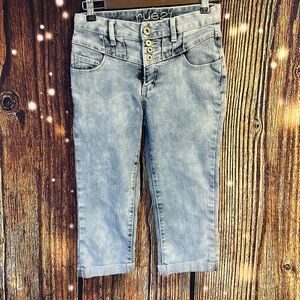 P-003 Women’s juniors size 1/2 crop capris jeans